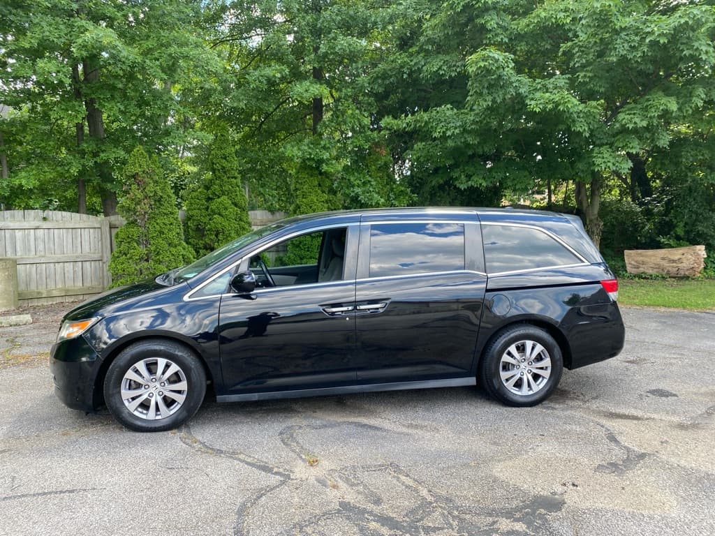 2017 Honda Odyssey EX-L - Image 2