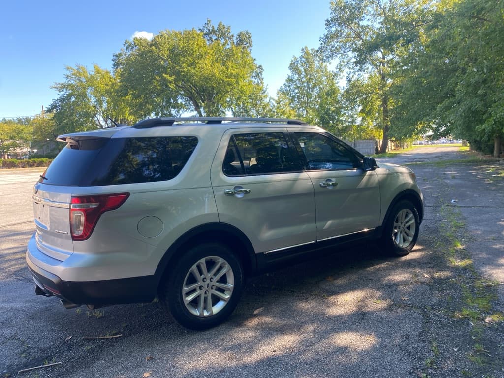 2013 Ford Explorer XLT - Image 5