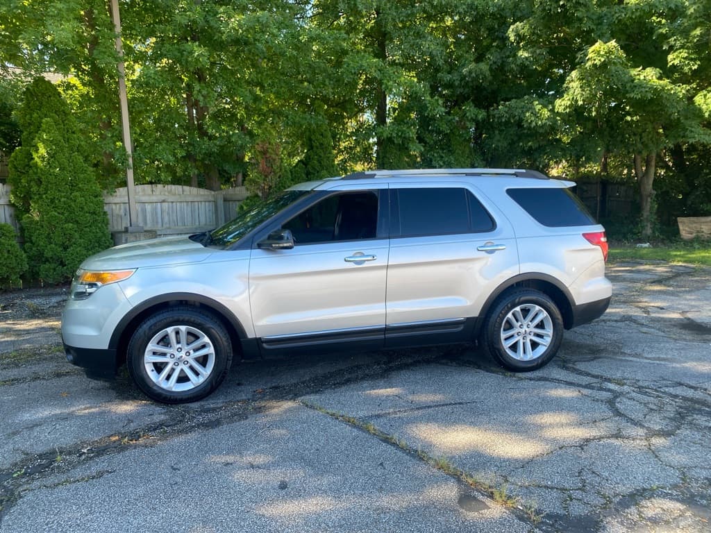 2013 Ford Explorer XLT - Image 2