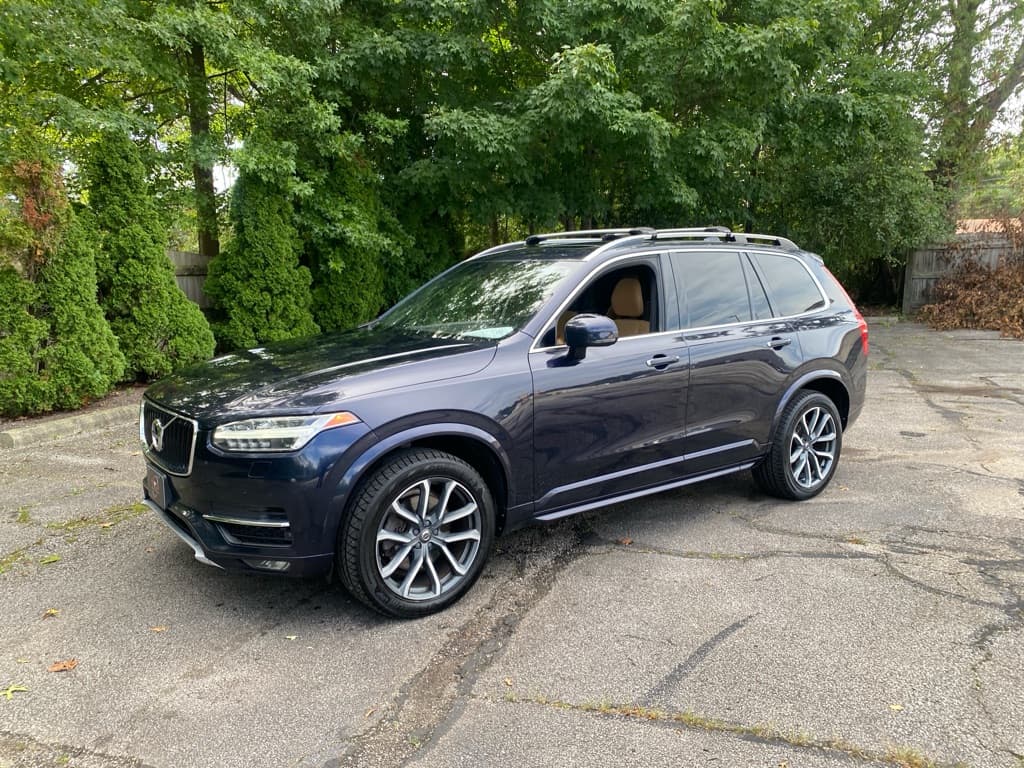 2017 Volvo XC90 T6 Momentum - Main Image