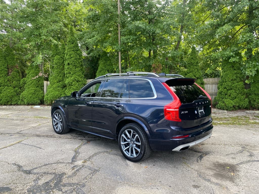 2017 Volvo XC90 T6 Momentum - Image 3