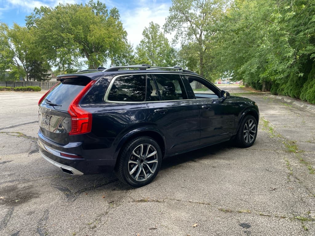 2017 Volvo XC90 T6 Momentum - Image 5